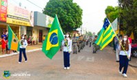 Vereadores Participam do Desfile Cívico em Comemoração aos 58 anos de Emancipação Política de Campinorte